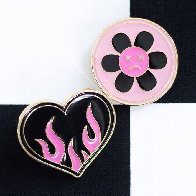 Hovedbilde Burning Heart & Sad Flower Y2K pins – ...